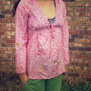 Lovely spring/summer top. Gorgeous design